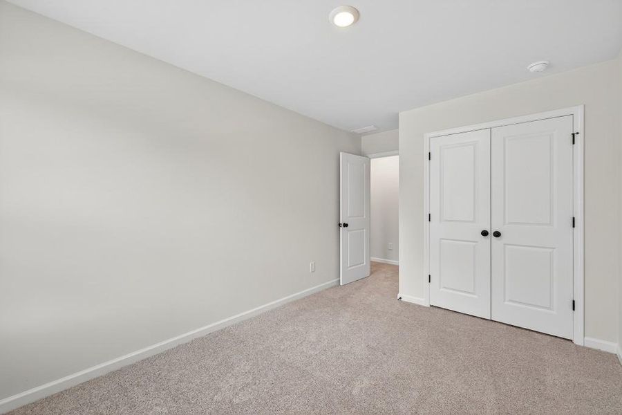Spacious, unfurnished interior of a new home in Medlock Park, Austell (Image 27).