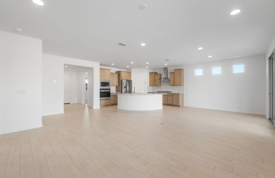 Spacious, unfurnished interior of a new home in Sun City Festival, Buckeye (Image 16).