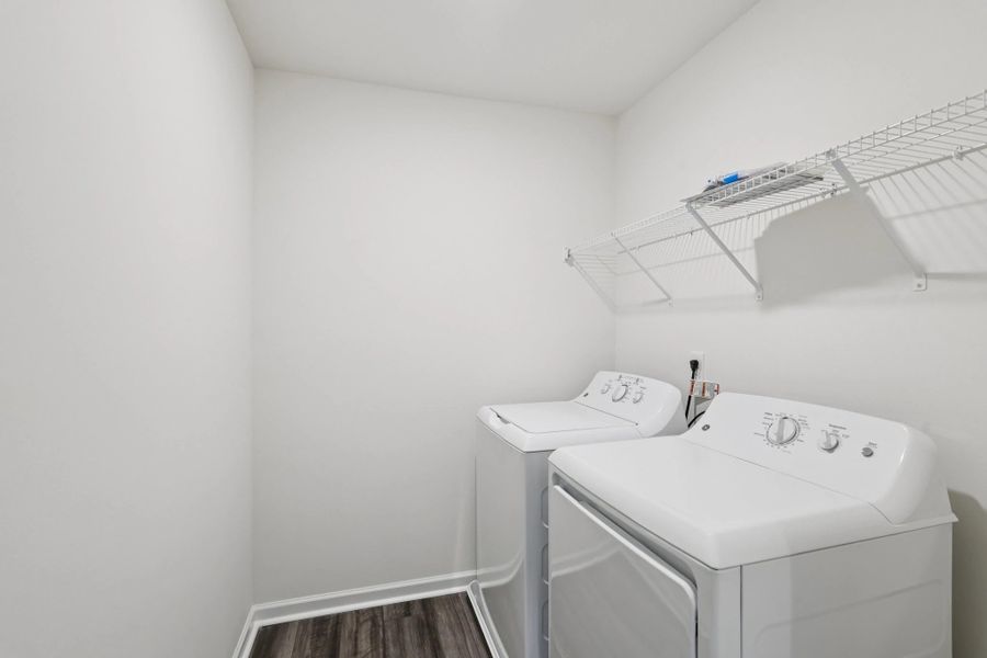 Representative interior finishes for a home built from the Luminary by Starlight Homes in The Summit at Carters Station, Columbia (Image 14).