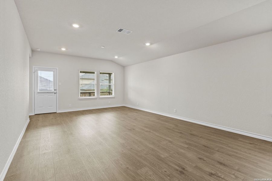 Spacious, unfurnished interior of a new home in Brookstone Creek, San Antonio (Image 15).
