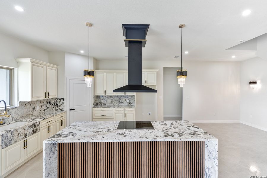 Furnished interior view inside a new home in , Atascosa (Image 14).