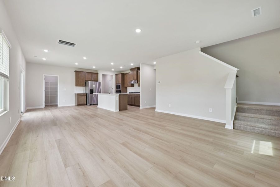 7-web-or-mls-Oak Manor - Raleigh - 716 D