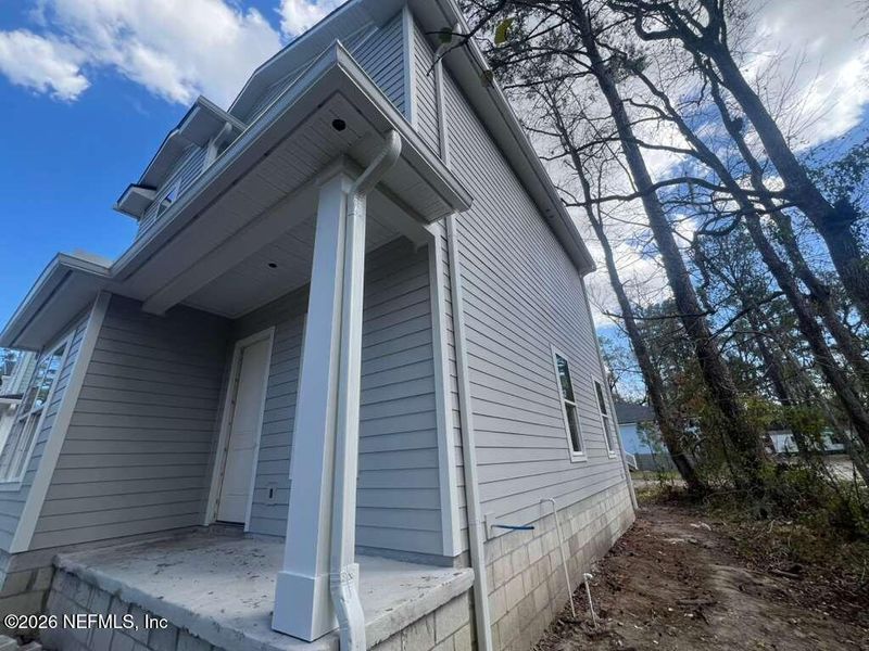 Exterior details and patio area of a home in , Jacksonville (Image 3).