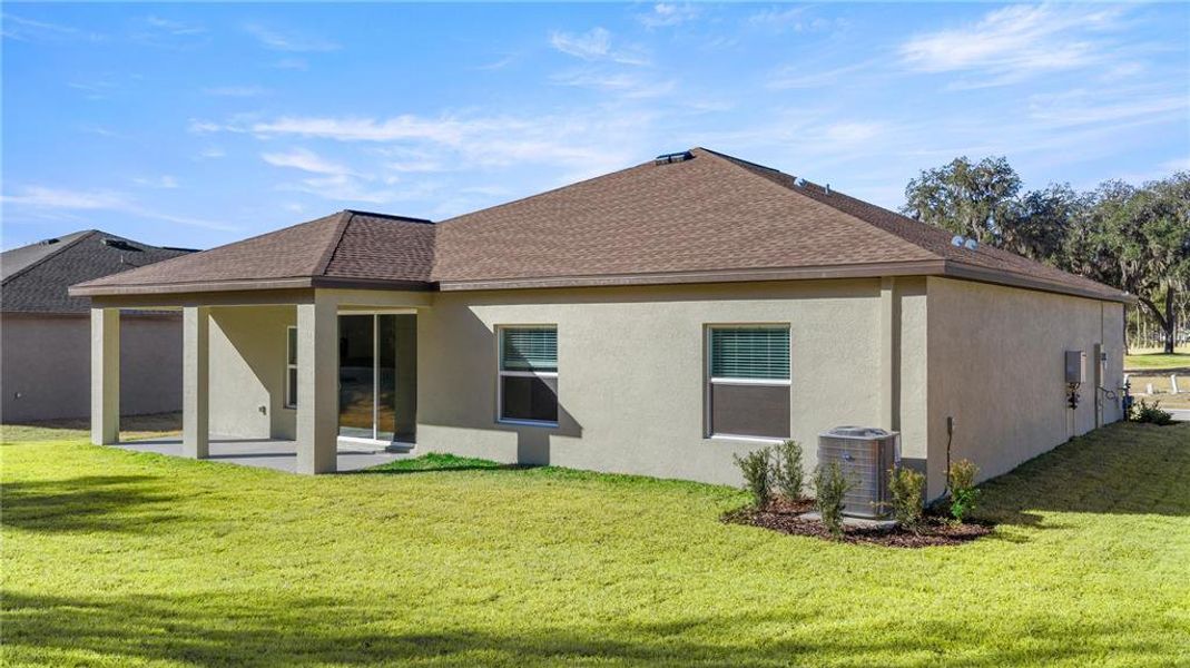 Exterior details and patio area of a home in Juliette Falls, Dunnellon (Image 8).