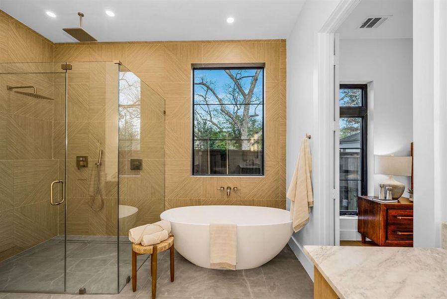 Furnished interior view inside a new home in , Dallas (Image 18).