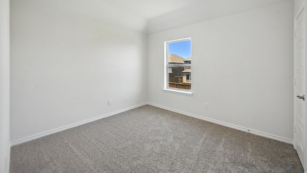 Spacious, unfurnished interior of a new home in Silverado, Aubrey (Image 6).