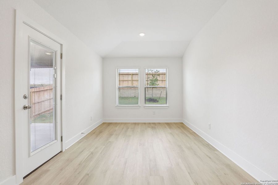 Spacious, unfurnished interior of a new home in Comanche Ridge, San Antonio (Image 16). Spacious, unfurnished interior of a new home in Comanche Ridge, San Antonio (Image 16).