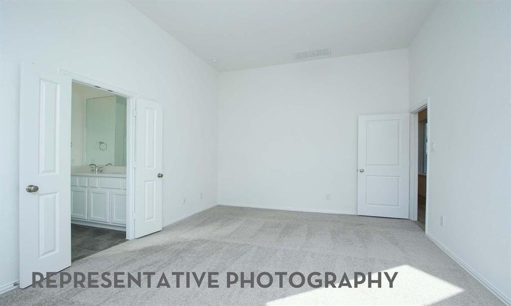 Spacious, unfurnished interior of a new home in Creekshaw, Royse City (Image 14). Spacious, unfurnished interior of a new home in Creekshaw, Royse City (Image 14).