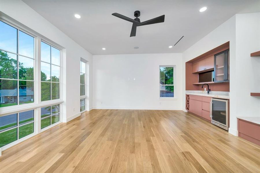 Spacious, unfurnished interior of a new home in , Dallas (Image 20).