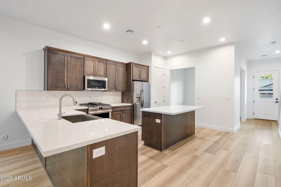 Kitchen-lot-17-plan-2303-cdr-ridge