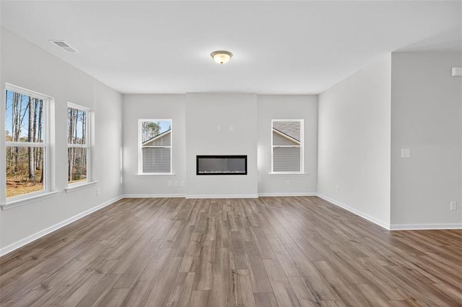 Spacious, unfurnished interior of a new home in Allen Manor, Hoschton (Image 34).