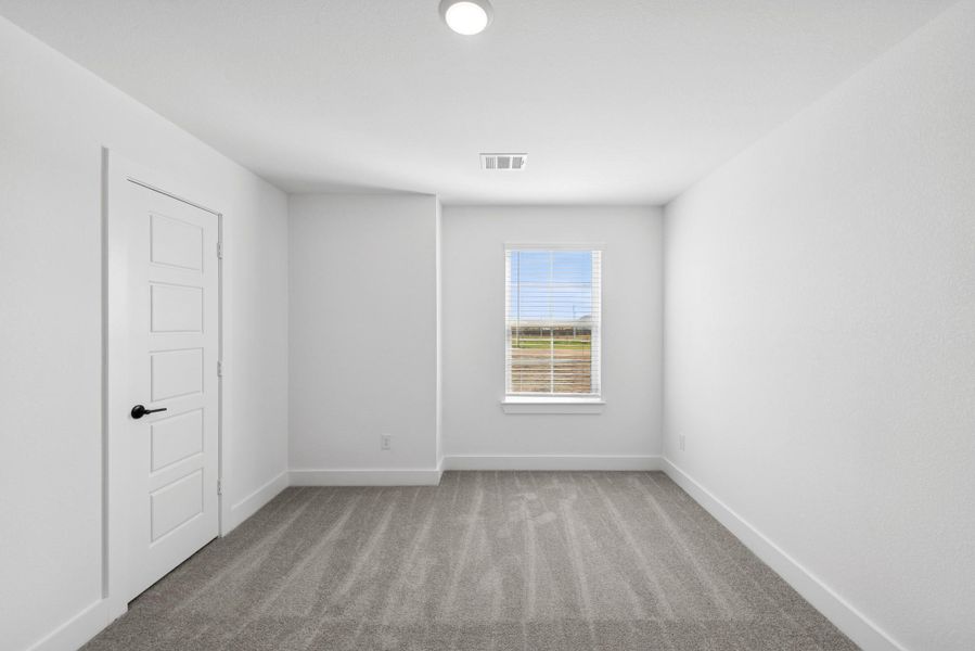 Spacious, unfurnished interior of a new home in Lago Mar, Santa Fe (Image 39).