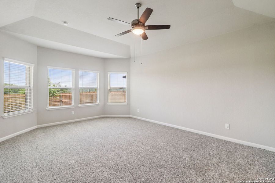 Spacious, unfurnished interior of a new home in Arcadia Ridge - Classic Series, San Antonio (Image 34).