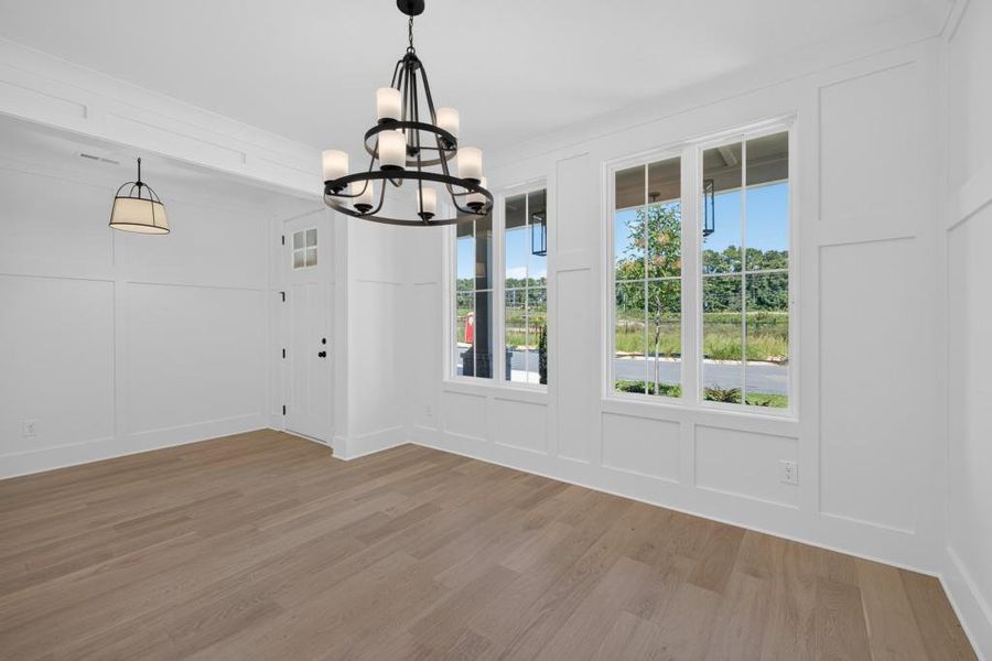 Spacious, unfurnished interior of a new home in Livingstone Park, Kennesaw (Image 37).