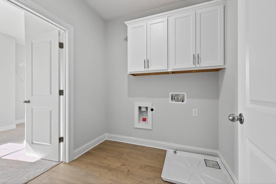 Spacious, unfurnished interior of a new home in Hemingway, Flowery Branch (Image 26).