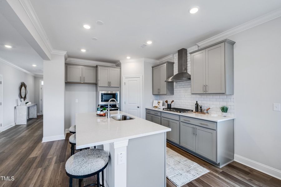 SUN_Annandale_Pic_Tyler_12