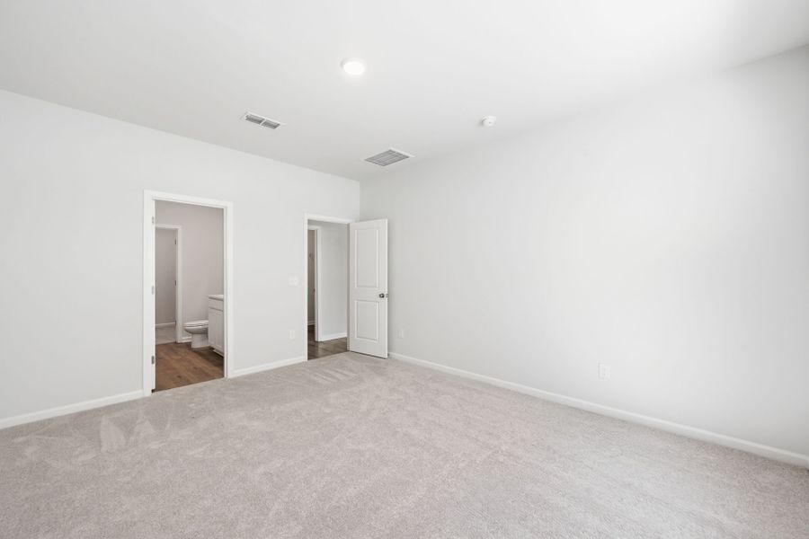 Spacious, unfurnished interior of a new home in Grand Arbor, Blythewood (Image 38). Spacious, unfurnished interior of a new home in Grand Arbor, Blythewood (Image 38).