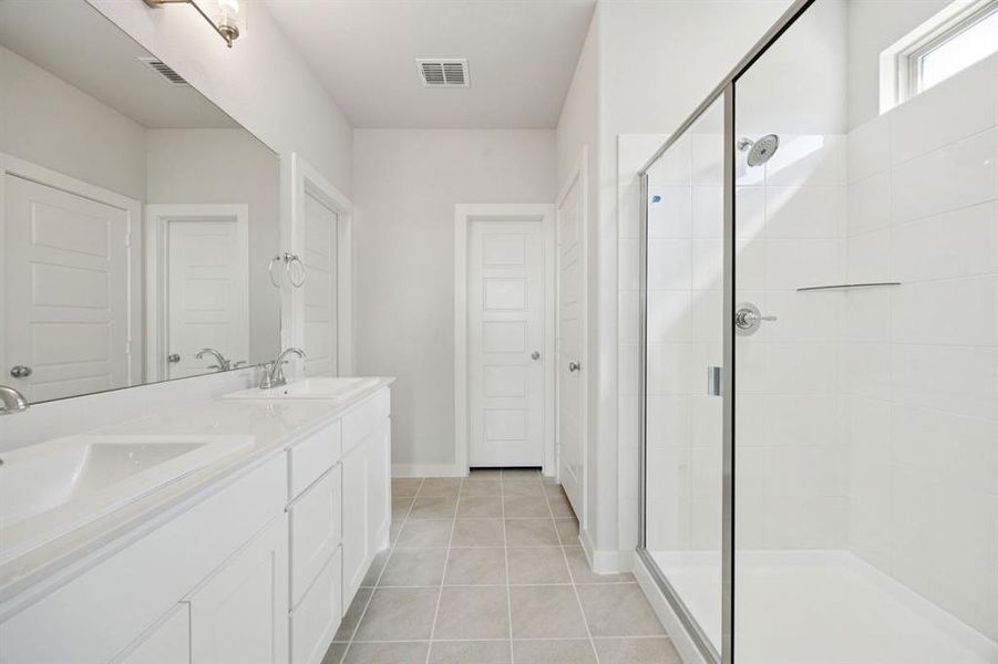 Furnished interior view inside a new home in Elevon, Lavon (Image 11).