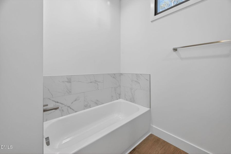 2nd-Floor-Primary-Bath-1050NovaNC