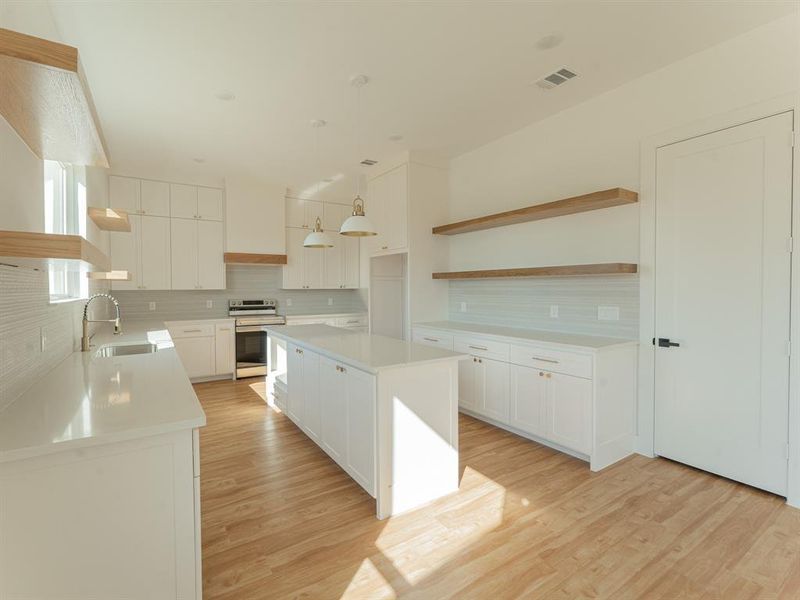 Furnished interior view inside a new home in , Dallas (Image 10). Furnished interior view inside a new home in , Dallas (Image 10).