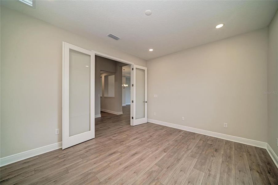 Spacious, unfurnished interior of a new home in Pasadena Ridge, Dade City (Image 24).