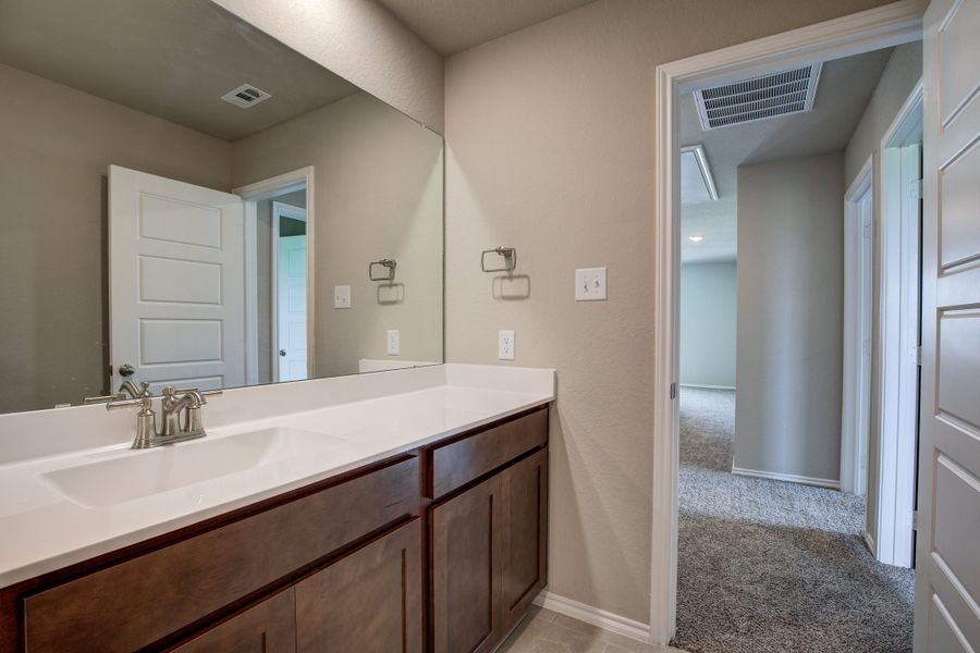 Representative furnished interior of a home built from the The Murray F by Davidson Homes LLC in Hickory Ridge, Elmendorf (Image 13).