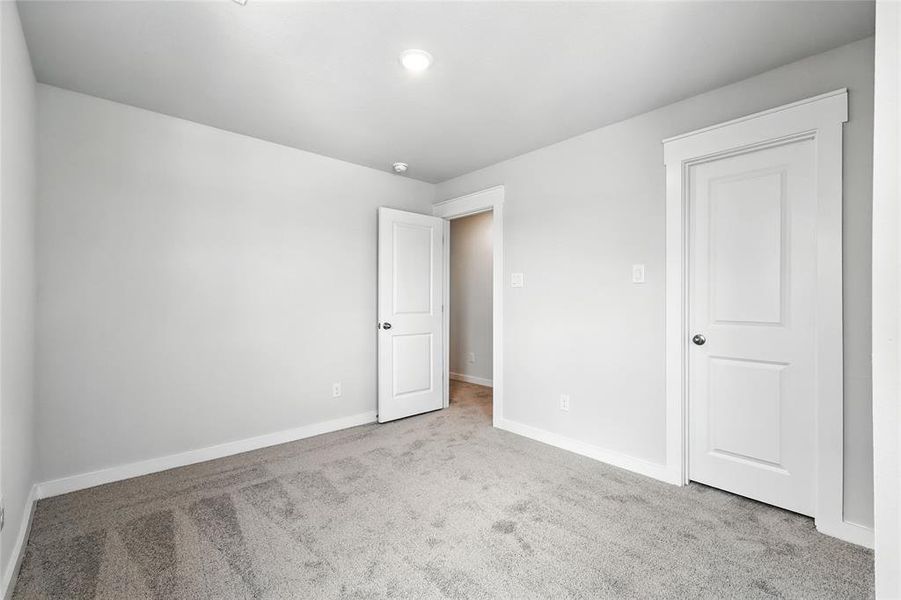 Spacious, unfurnished interior of a new home in Simpson Crossing, McKinney (Image 17).