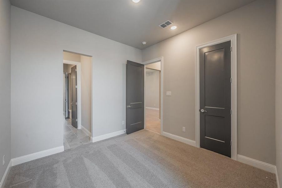 Spacious, unfurnished interior of a new home in Parkland, Fort Worth (Image 25). Spacious, unfurnished interior of a new home in Parkland, Fort Worth (Image 25).