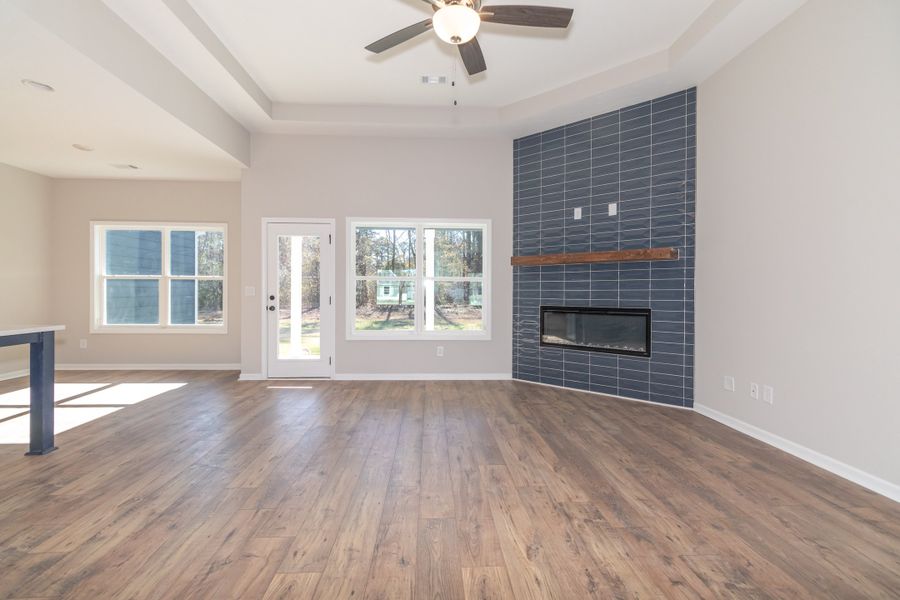 Spacious, unfurnished interior of a new home in Standing Oaks, Senoia (Image 14).