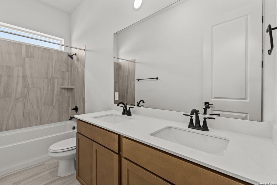 Furnished interior view inside a new home in , La Vernia (Image 5).