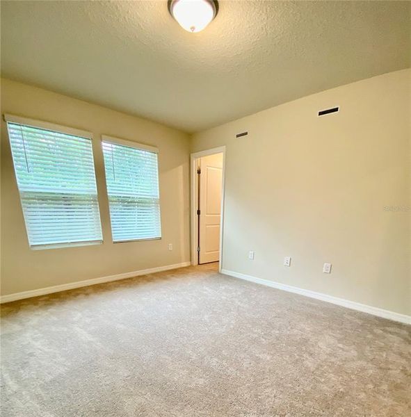 Spacious, unfurnished interior of a new home in , Kissimmee (Image 18).