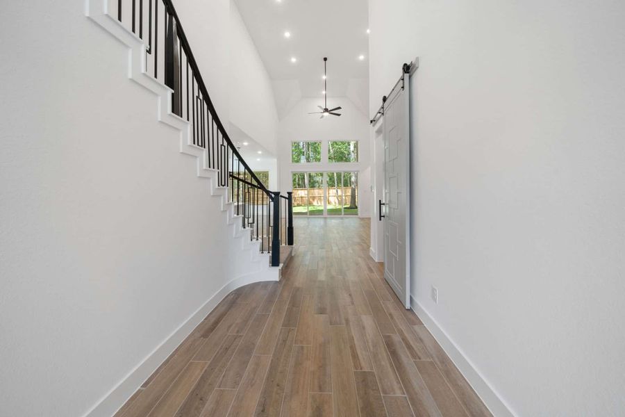 Representative unfurnished interior of a home built from the Waterloo 60′ Lot by Chesmar Homes in Fulshear Lakes, Fulshear (Image 18).
