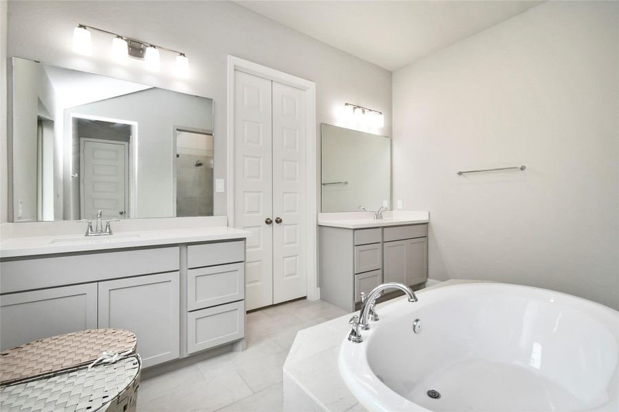 Furnished interior view inside a new home in Cross Creek West 55', Fulshear (Image 12).