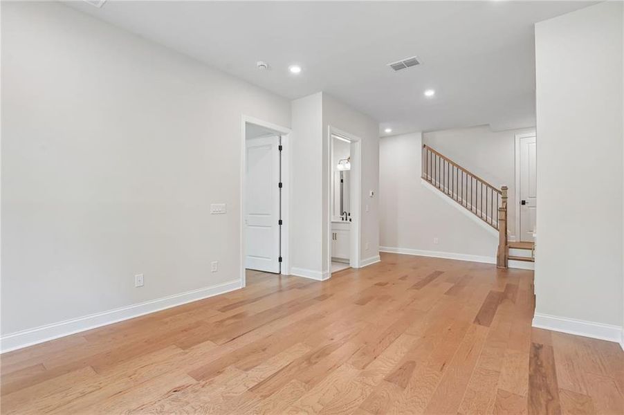 Spacious, unfurnished interior of a new home in Waterside, Peachtree Corners (Image 43). Spacious, unfurnished interior of a new home in Waterside, Peachtree Corners (Image 43).