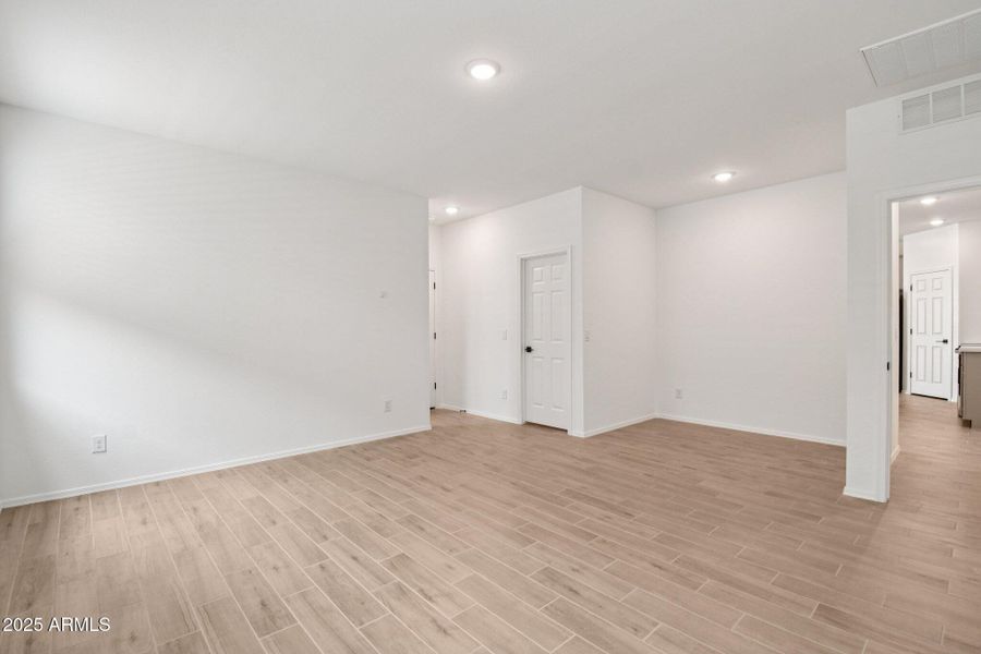 18-web-or-mls-W Bowker St-S2008-018