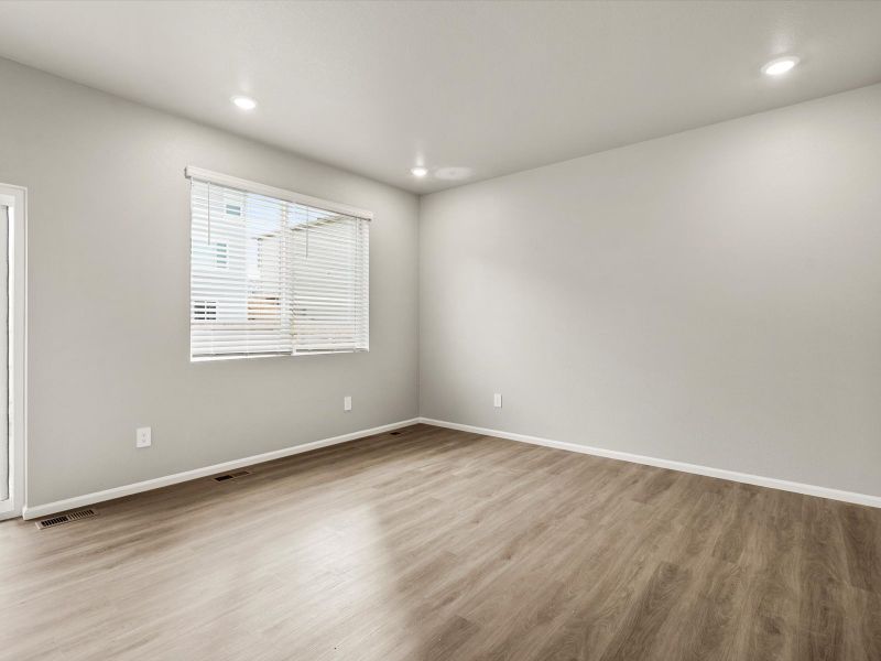 Spacious, unfurnished interior of a new home in Lake Bluff, Greeley (Image 9). Spacious, unfurnished interior of a new home in Lake Bluff, Greeley (Image 9).