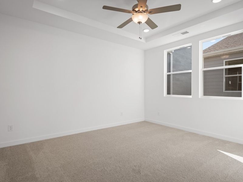 Spacious, unfurnished interior of a new home in Sage Farms, White House (Image 35).
