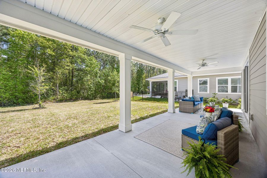 Exterior details and patio area of a home in Tributary, Yulee (Image 4).
