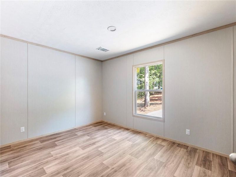 Spacious, unfurnished interior of a new home in , Gainesville (Image 35).