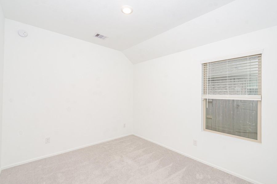 Spacious, unfurnished interior of a new home in Newport Preserve, Crosby (Image 26).