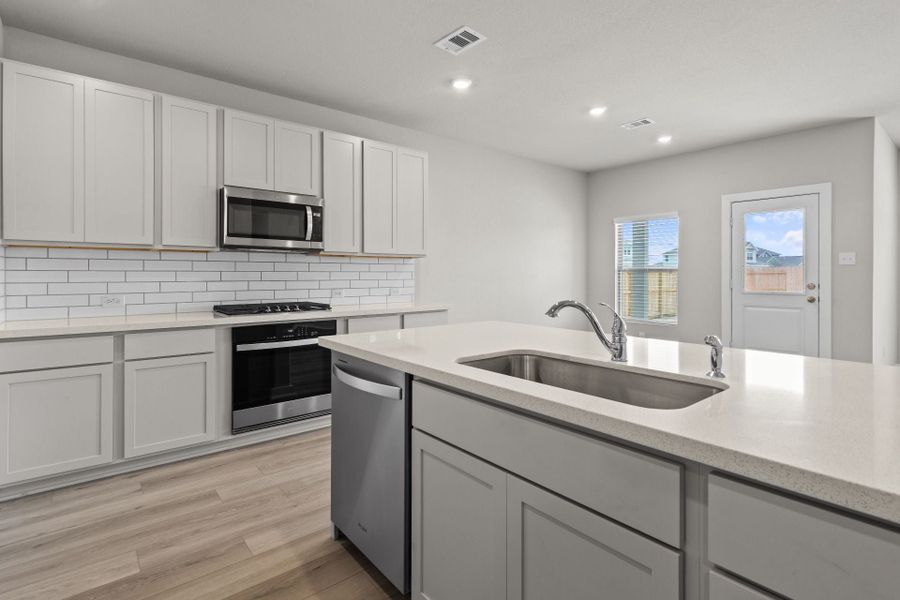 3534 Cardinal Pointe Drive, Angleton, TX.  - Slide 5