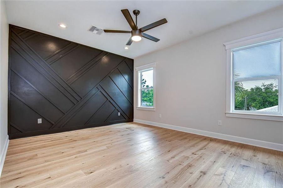 Spacious, unfurnished interior of a new home in , Tampa (Image 40).