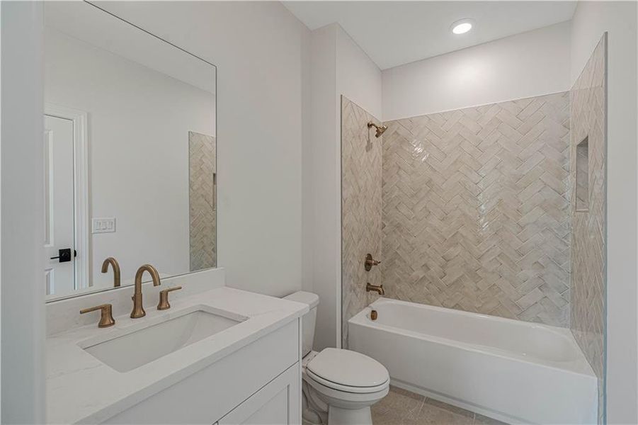 Furnished interior view inside a new home in Bellwyn, Johns Creek (Image 19).
