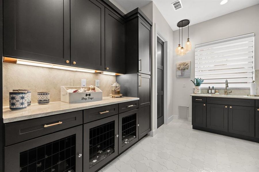 Furnished interior view inside a new home in , Corsicana (Image 14).