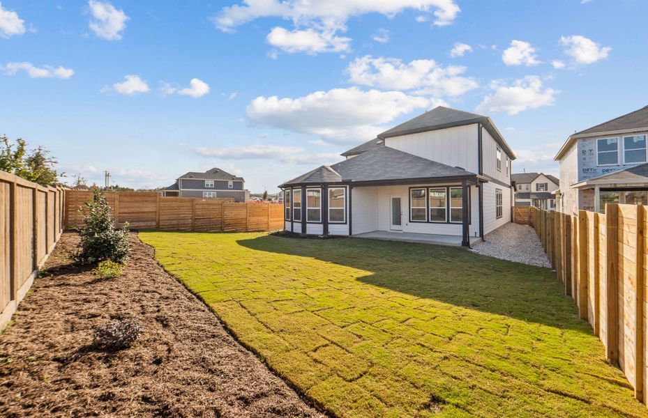Exterior details and patio area of a home in Horizon Lake, Leander (Image 24).