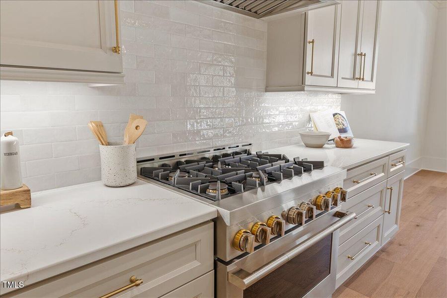 24-7516 Grist Mill Rd