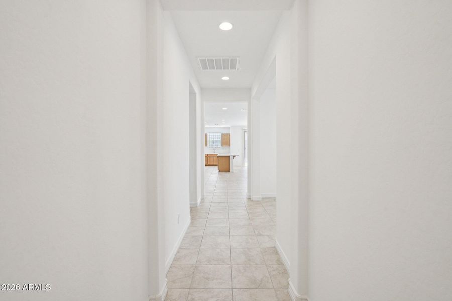 19-web-or-mls-W Vale Dr-S0502-019