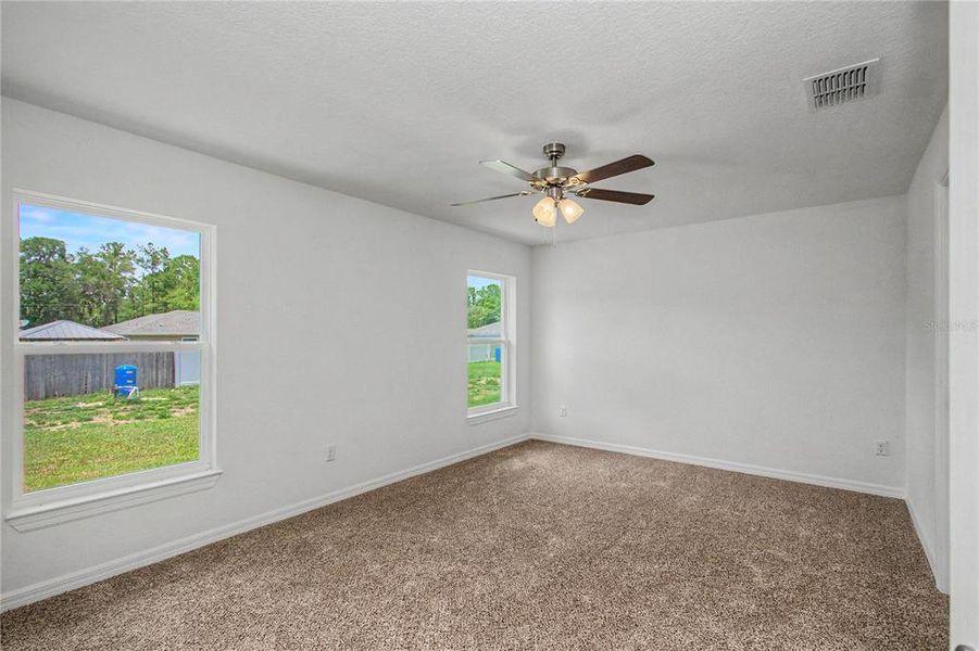 Spacious, unfurnished interior of a new home in , Ocala (Image 24).