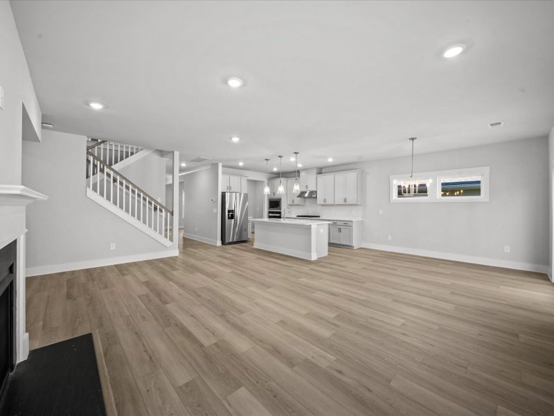 Spacious, unfurnished interior of a new home in Riverwood Farm, Piedmont (Image 15).
