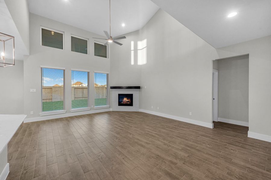 Spacious, unfurnished interior of a new home in Briarwood Crossing, Rosenberg (Image 36).